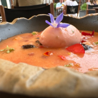 Salmorejo casero con jamón ibérico 
 - SALMOREJO A NUESTRO ESTILO