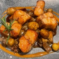 DADOS DE COCHINILLO FRITO