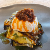 ALCACHOFA A LA BRASA, BURRATA Y SOBRASADA