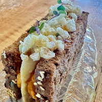 NO ME COMAS LA OREJA