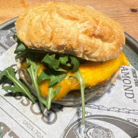 HAMBURGUESA DE ALCACHOFAS VEGANA