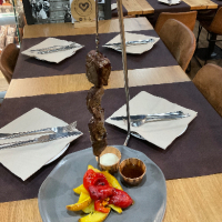 BROCHETA POSTA ROSADA DE WAYGU